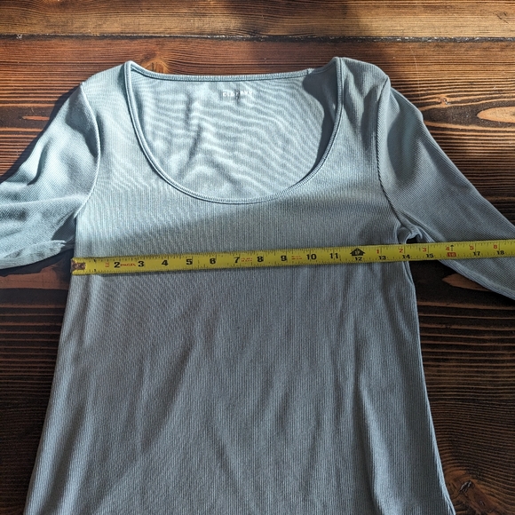 Old Navy mint long sleeve top - Picture 3 of 7
